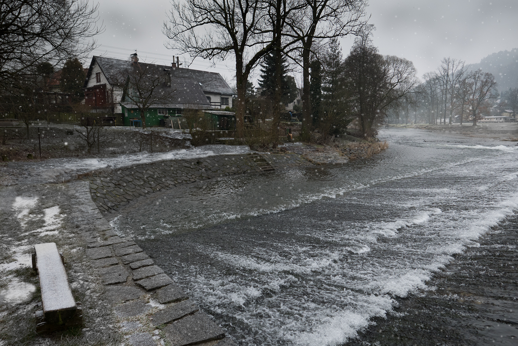 Winter photo workshop in Bohemia. Jizera river Mala Skala