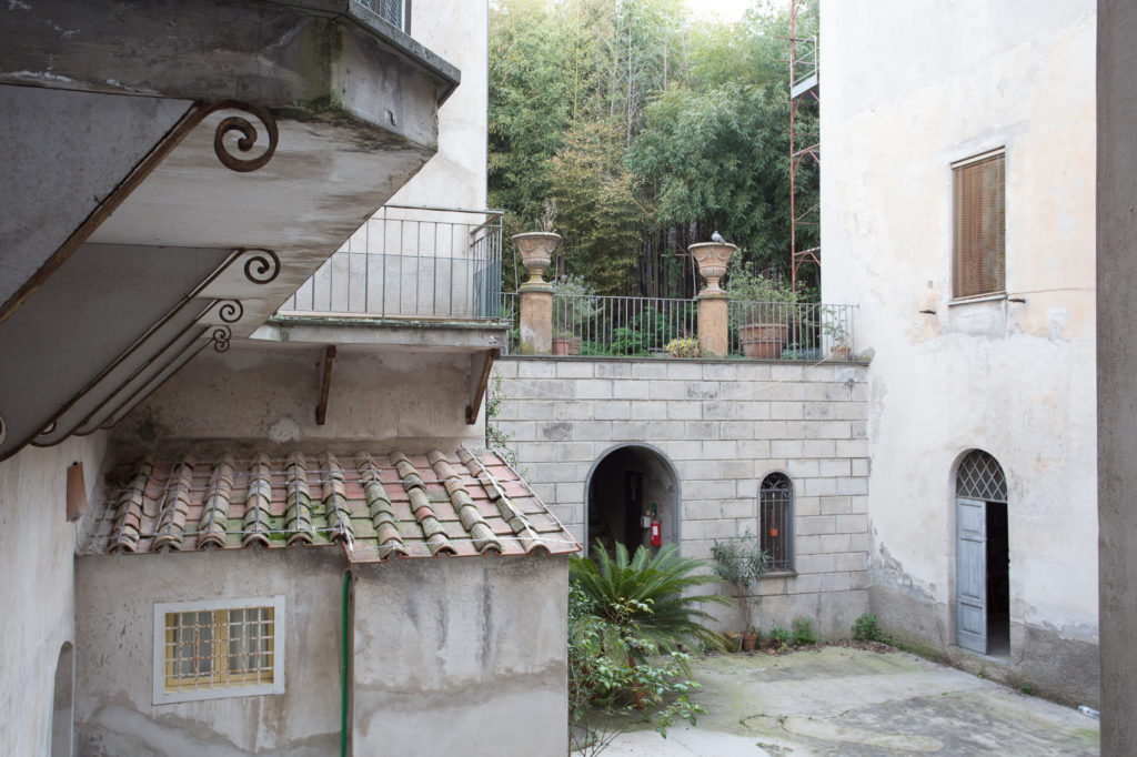 courtyard looking towards the garden terrace