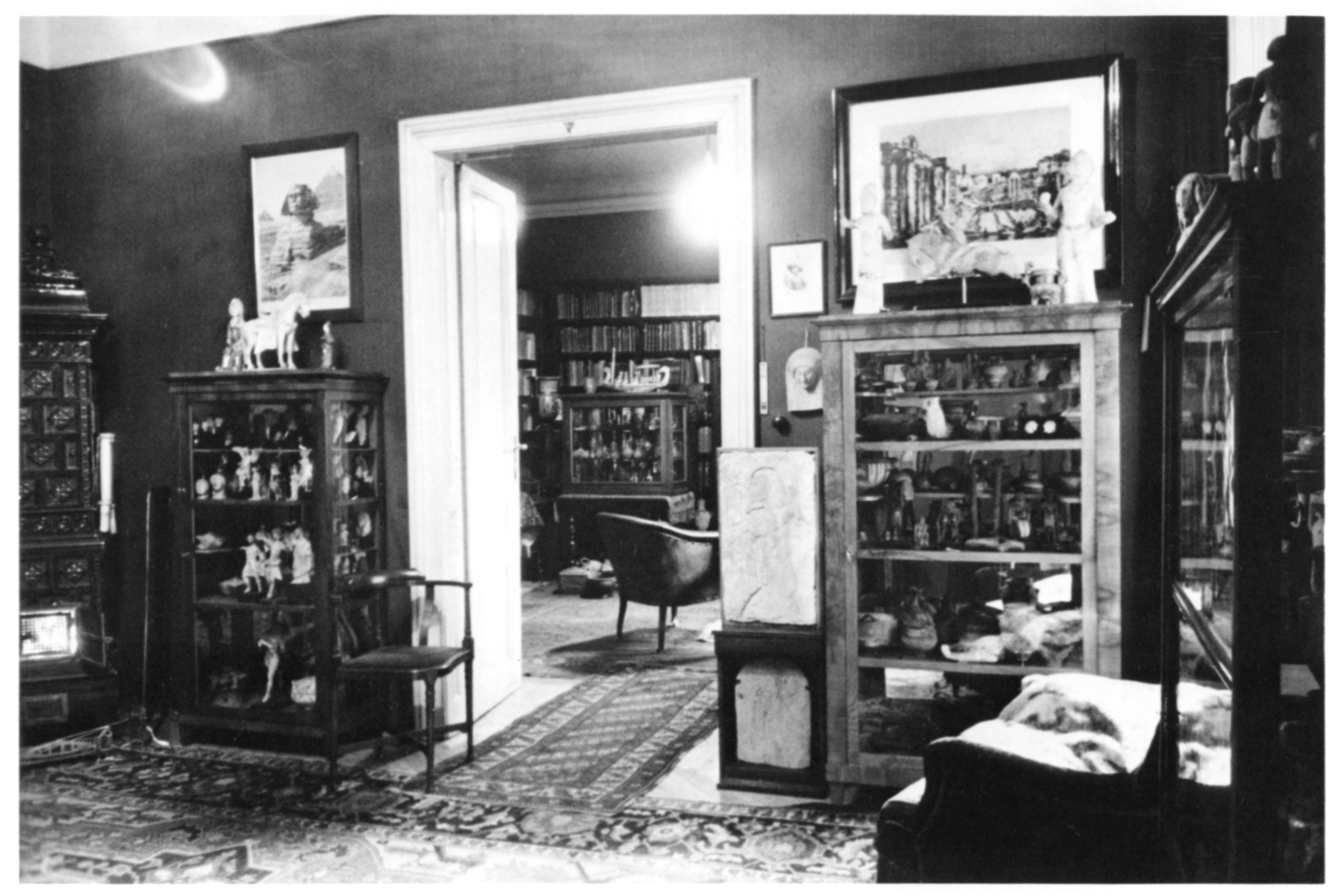 Engelman's photo of Freud's study